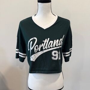Juniors Inspired Culture Green Portland Cropped T-Shirt Size Medium